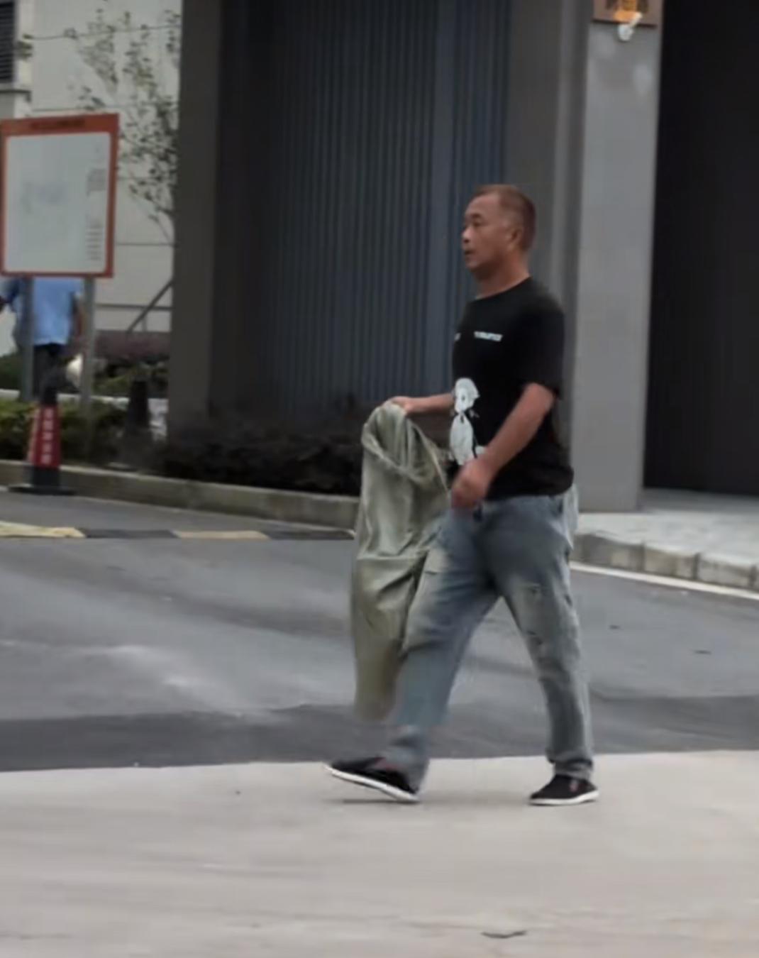 不管昨天经历了多大的风波，沈巍今天凌晨依然起来捡垃圾，风雨无阻。

沈巍什么都可