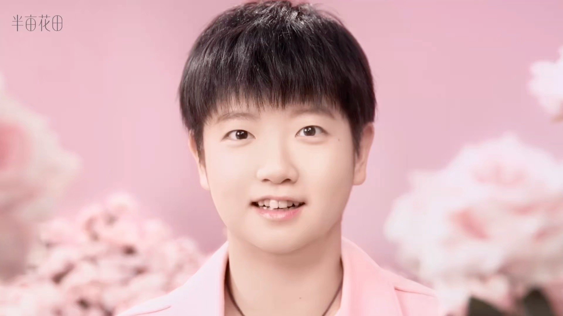 孙颖莎可爱到蓬出屏幕从年少锋芒到登顶巅峰，孙颖莎始终带着一股不服输的韧劲，心有热