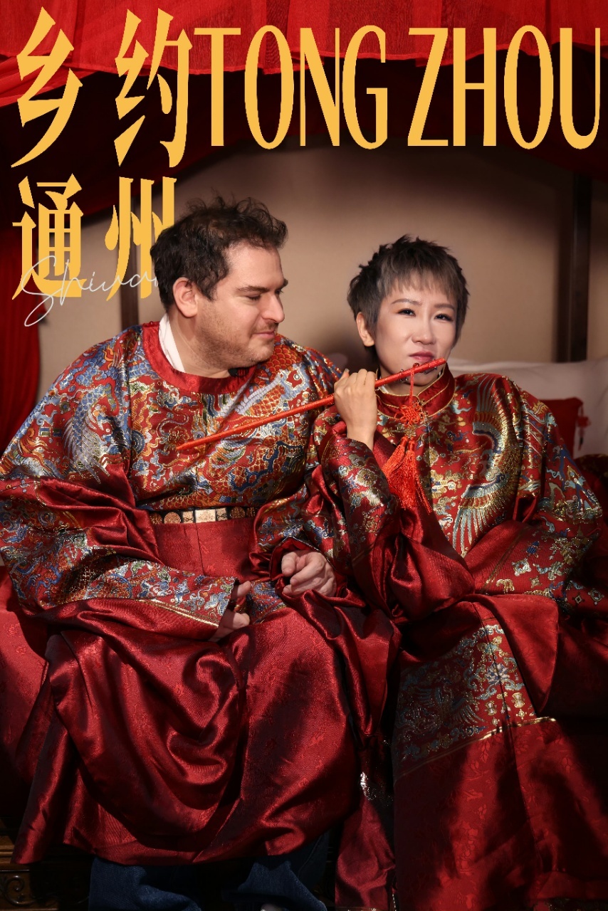 大胖媳妇原来是这样追到张踩铃的  最近总刷到张拿铁，继而认识了大胖媳妇认识了张彩