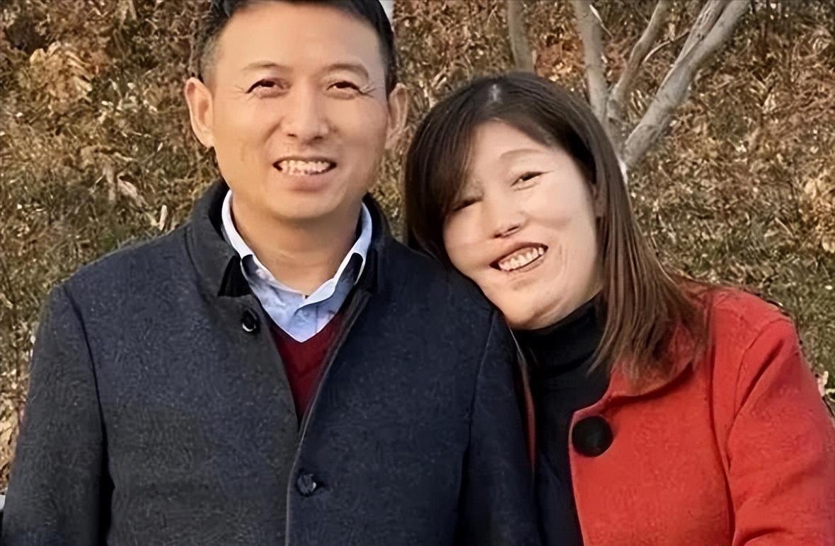 2007年，北大高材生陈长志不顾所有人劝阻，娶农村毁容女孩为妻，婚后，他学着做生