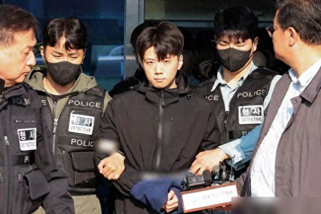 10万人求死刑，警察父亲帮销毁证据，韩国警二代杀女生案宣判