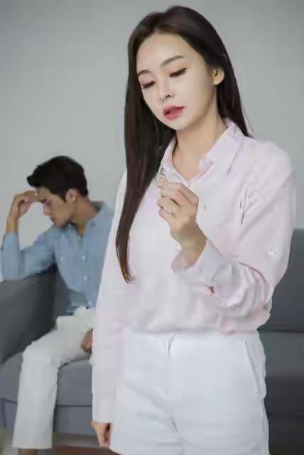 夫妻之间最傻的一件事：拼命讲道理，最后把感情讲没了

婚姻里有个特别有意思的现象