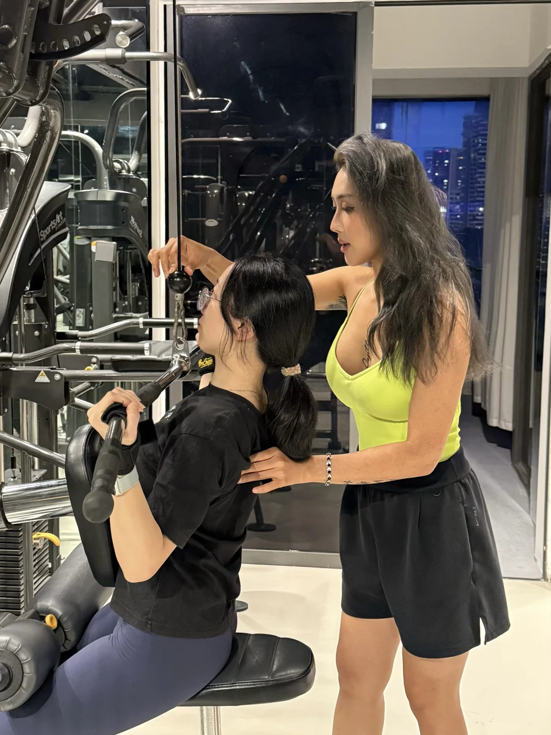 广州都是女生的私教工作室