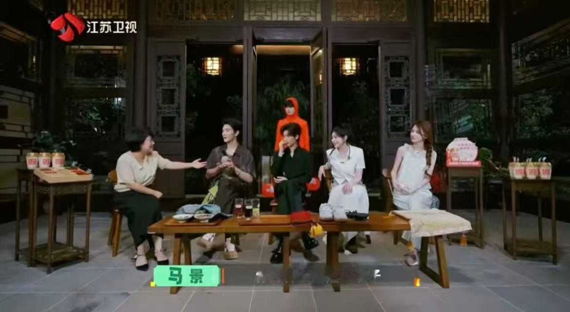 不建议坐石墩子缓解痛经国医少年志 公共石墩天天风吹日晒的，多少灰尘和细 菌在上面