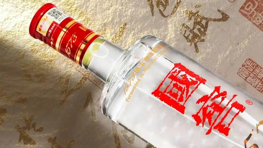 这个问题问得好。在我看来，低度白酒当然还是白酒。白酒的定义可不光是看度数，它是以