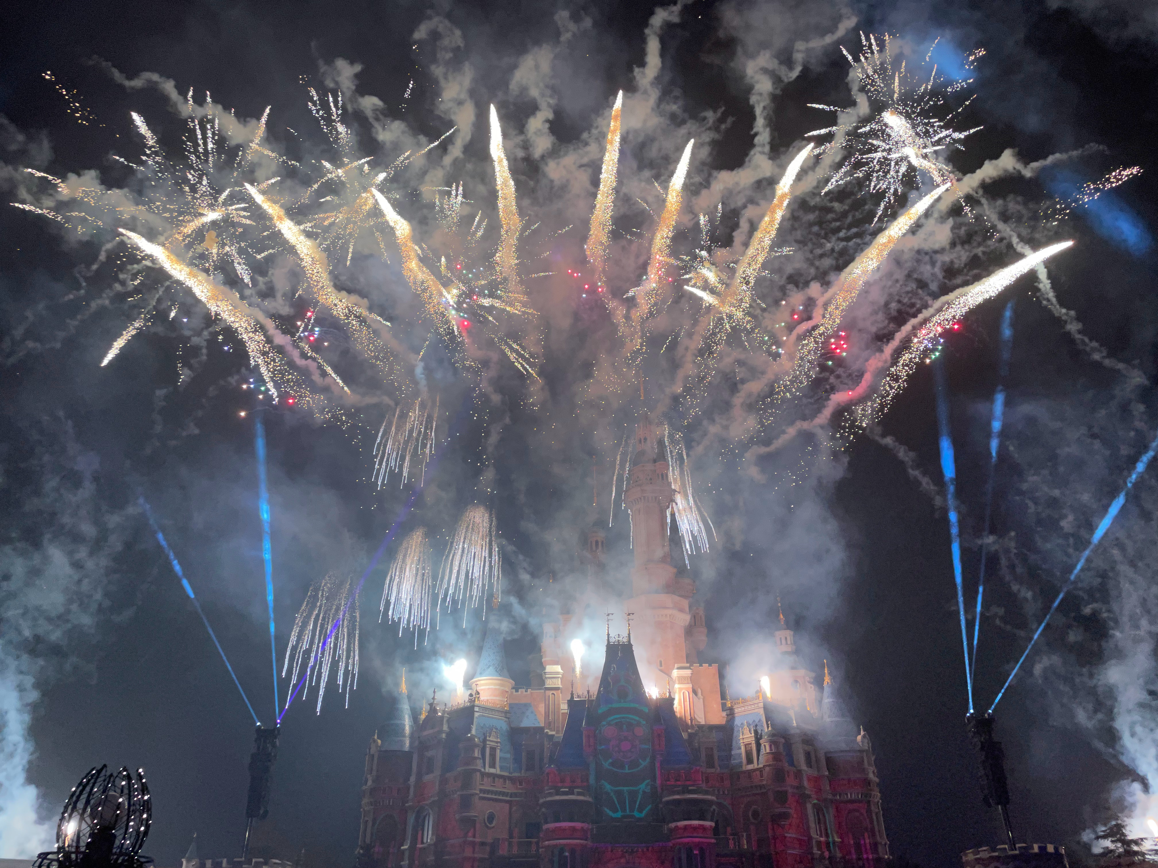 花有重开日，人无再少年。 2022—以后：不再内耗做自己喜欢、让自己快乐的事情。