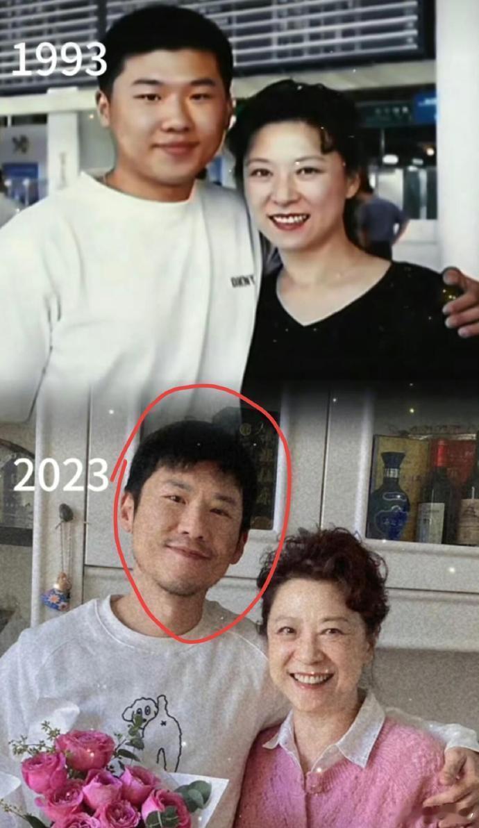 王馥荔看王骁获奖眼眶红了他也挺不容易的，小时候在南京生活和以后在加拿大留学学法律