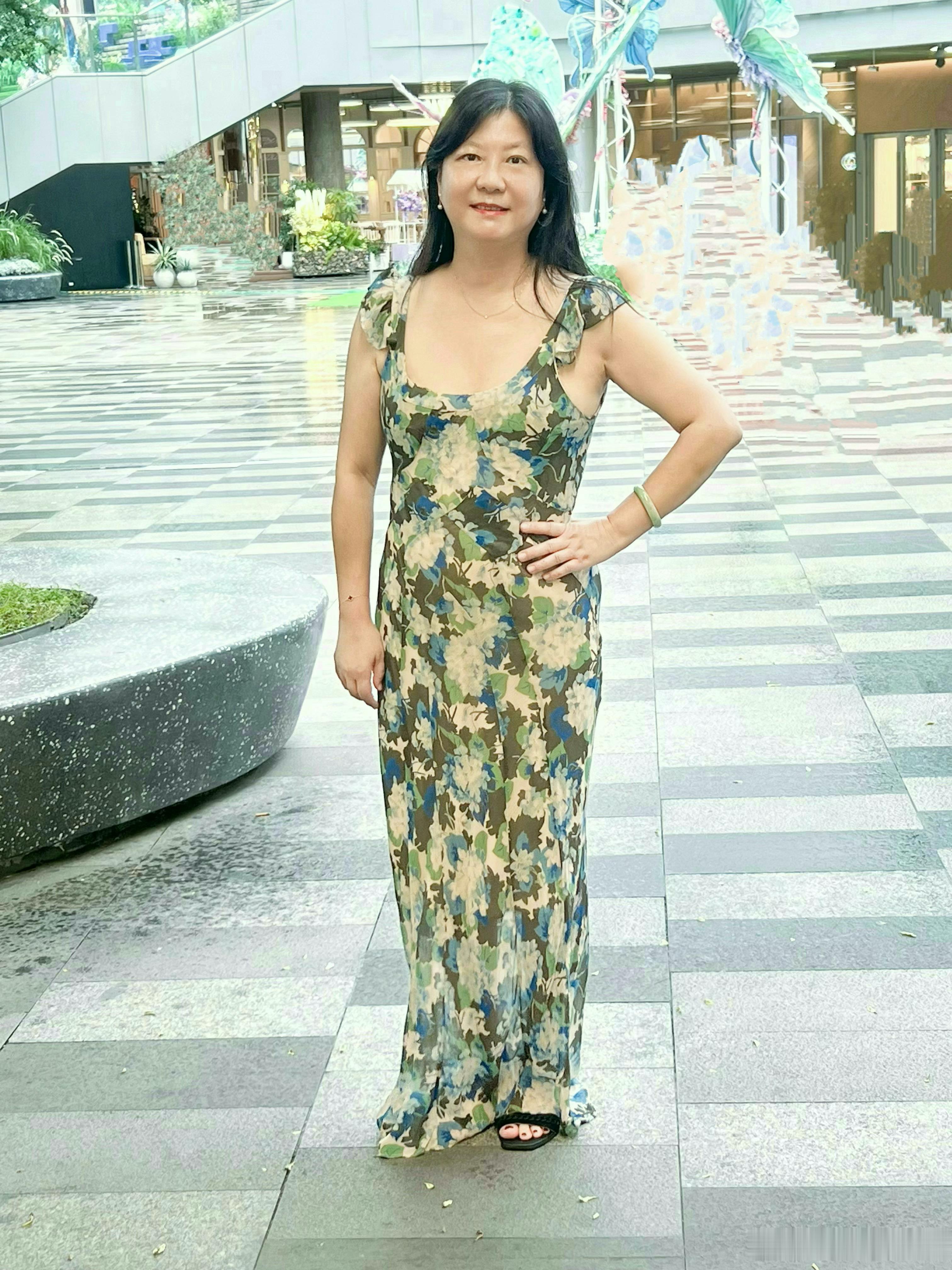 敏儿Jessyy全身照优雅气质好！广州。优雅时尚时尚穿搭