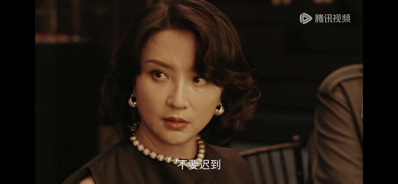 《她的盛焰》看到“白夫人”，白靓靓走又不敢走，留下来又尴尬，美珠会是饶雨瓷设的局