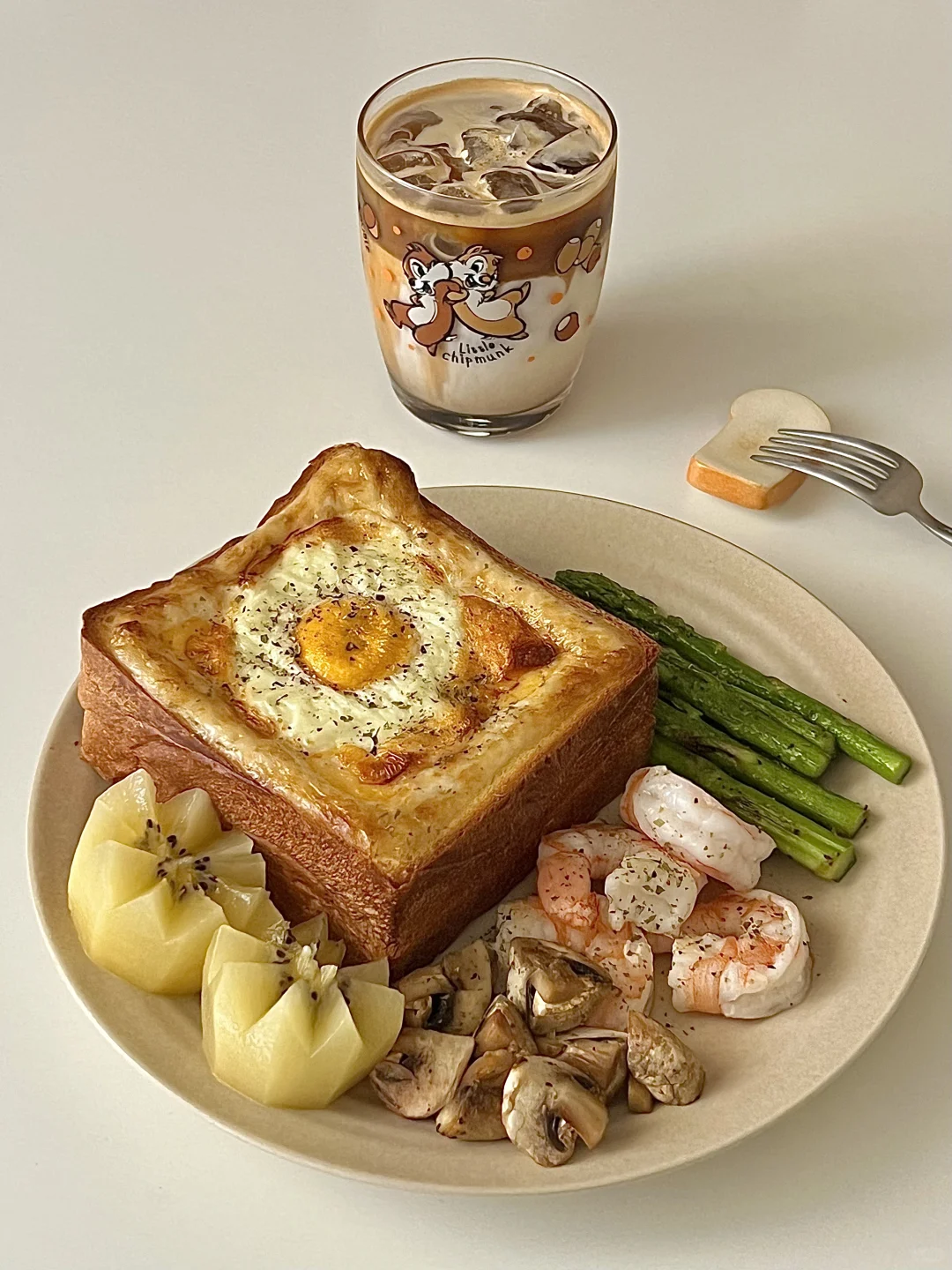 早餐｜芝士太阳蛋吐司🍳芦笋虾仁🍤冰拿铁☕️