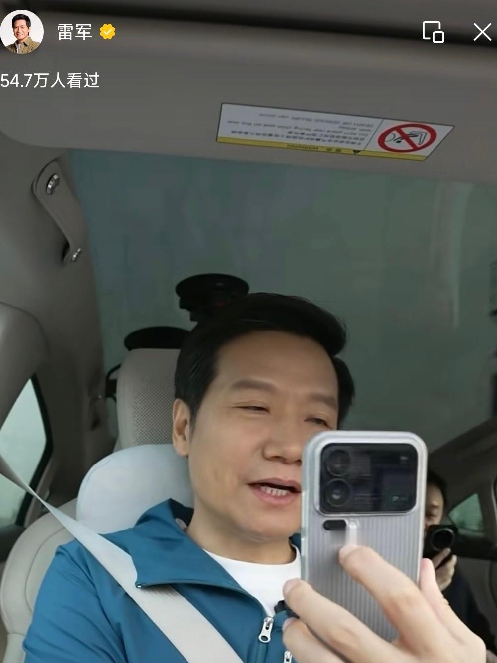 后台收到了大量的「光栅」是我们打造时间较长、也最具代表性的系列之一。设计灵感最早