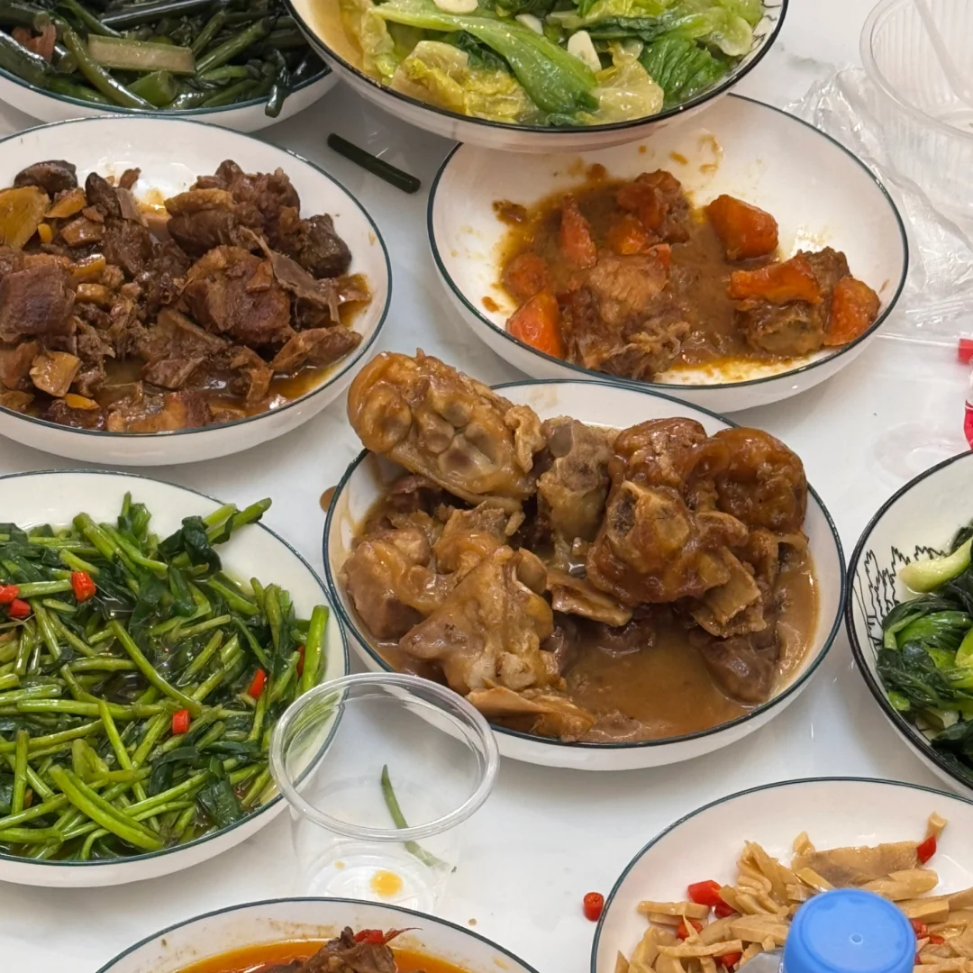 未婚未育女老师假期不是刚睡醒就是在挨批评
