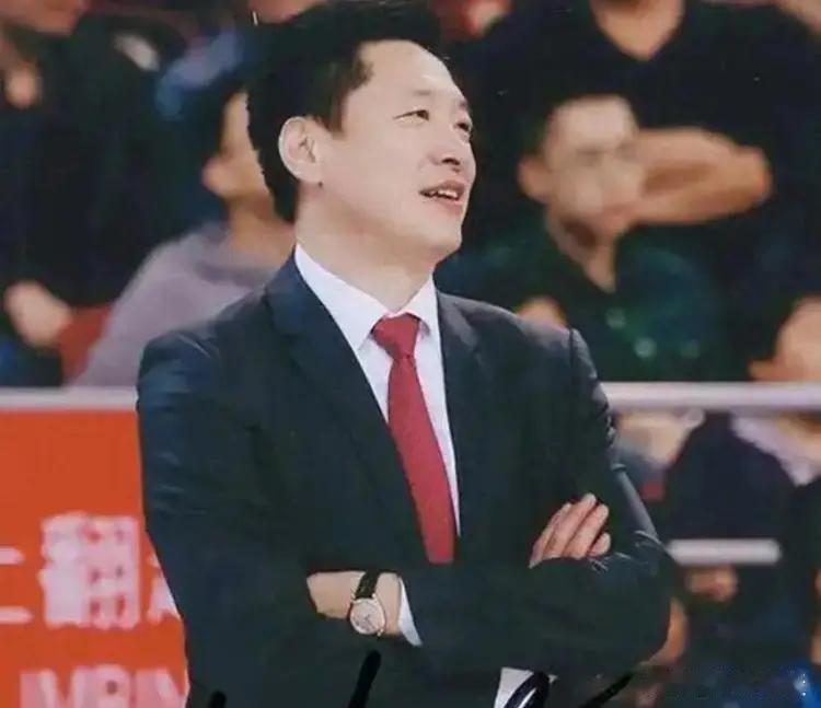 上海广厦两支队伍决赛的老班底，都与7冠教头李春江有关！

李春江于2013年4月