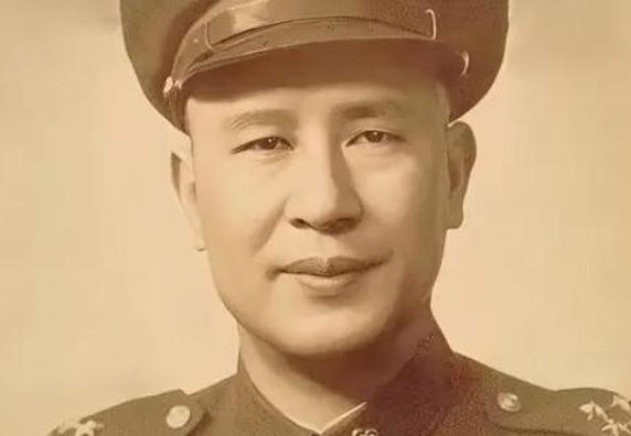 1949年，"小诸葛"白崇禧向蒋介石献策：反正打不过解放军，不如集中全部兵力，南