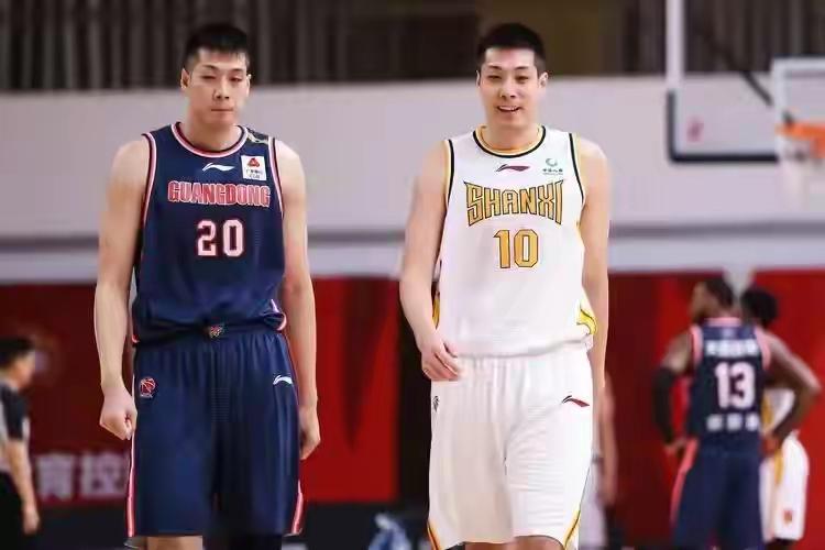 任骏飞任骏威兄弟转型基本实锤，学习王仕鹏也是大赢家，球衣是否退役被关注

任骏飞