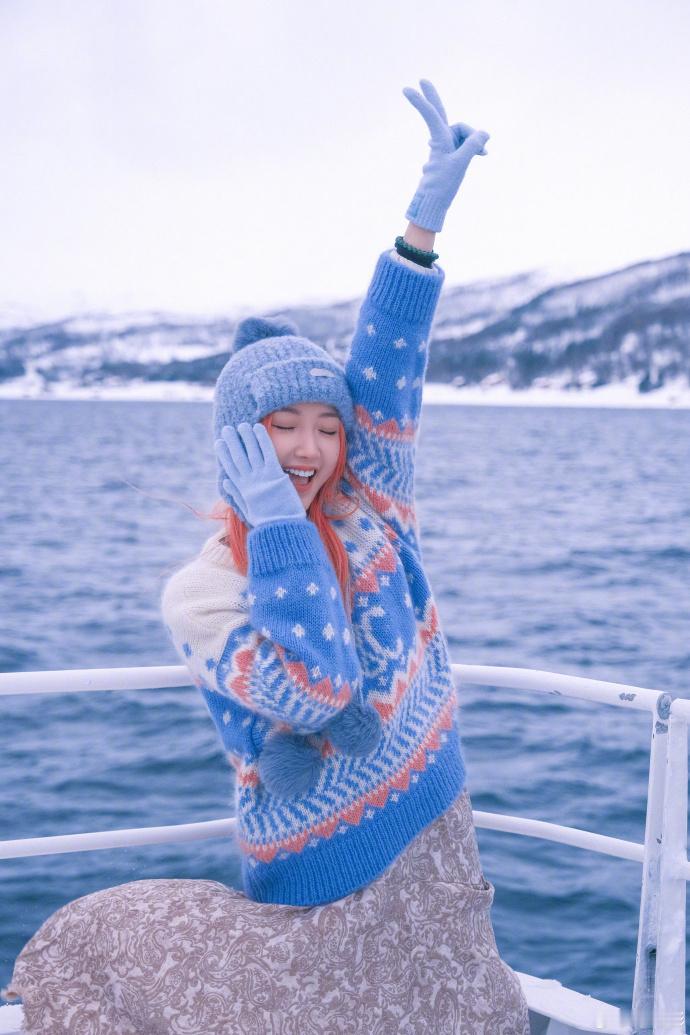 毛晓彤一半雪山一半大海plog 毛晓彤一半雪山一半大海plog，毛晓彤又寄来北极