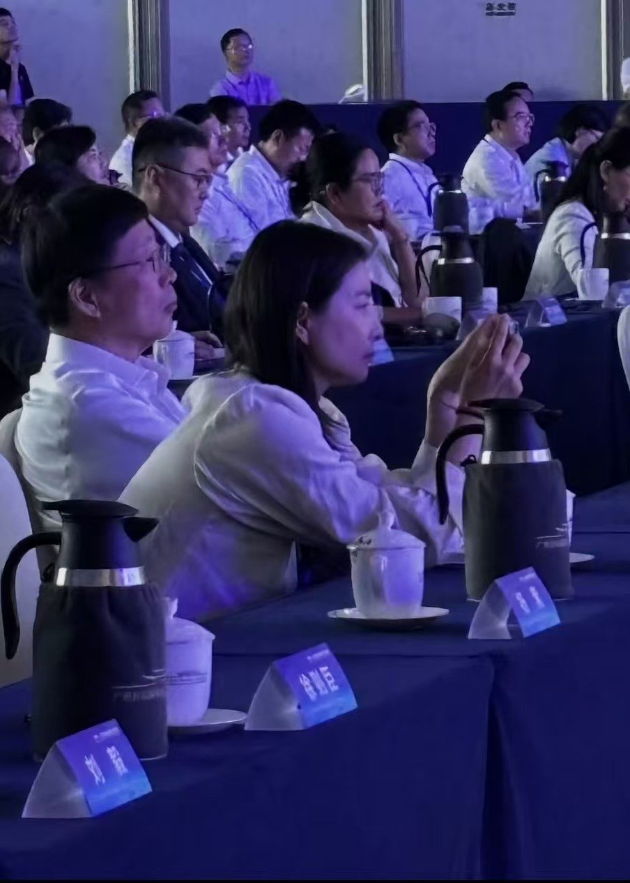 郭晶晶杨紫活动郭晶晶杨紫活动同框 郭晶晶杨紫活动同框