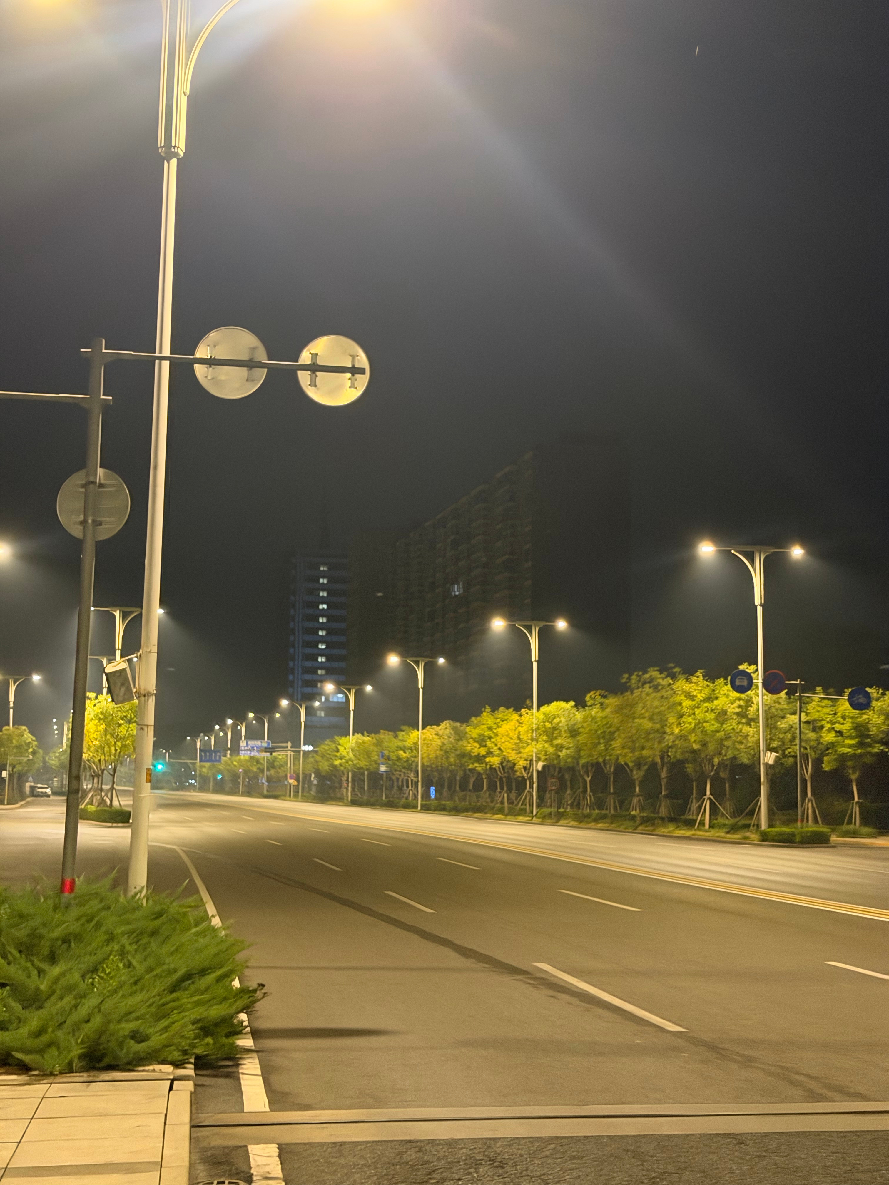 跑步[超话]  睡不着？ 那就跑起来！感受下早晨的昌平。即刻开跑  ​​​