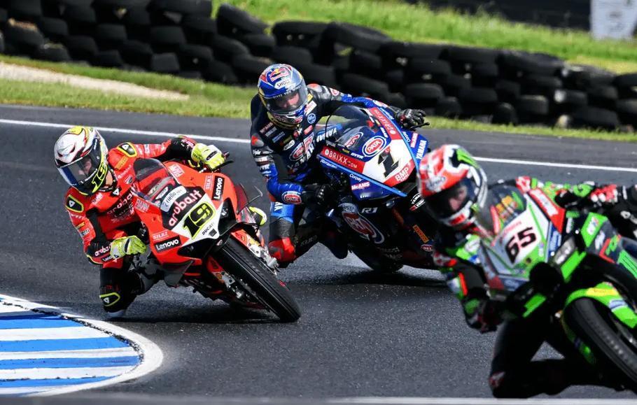 WSBK赛车的后摇臂为什么做成单臂的？不只是好看
有些WSBK赛车用的是单摇臂，