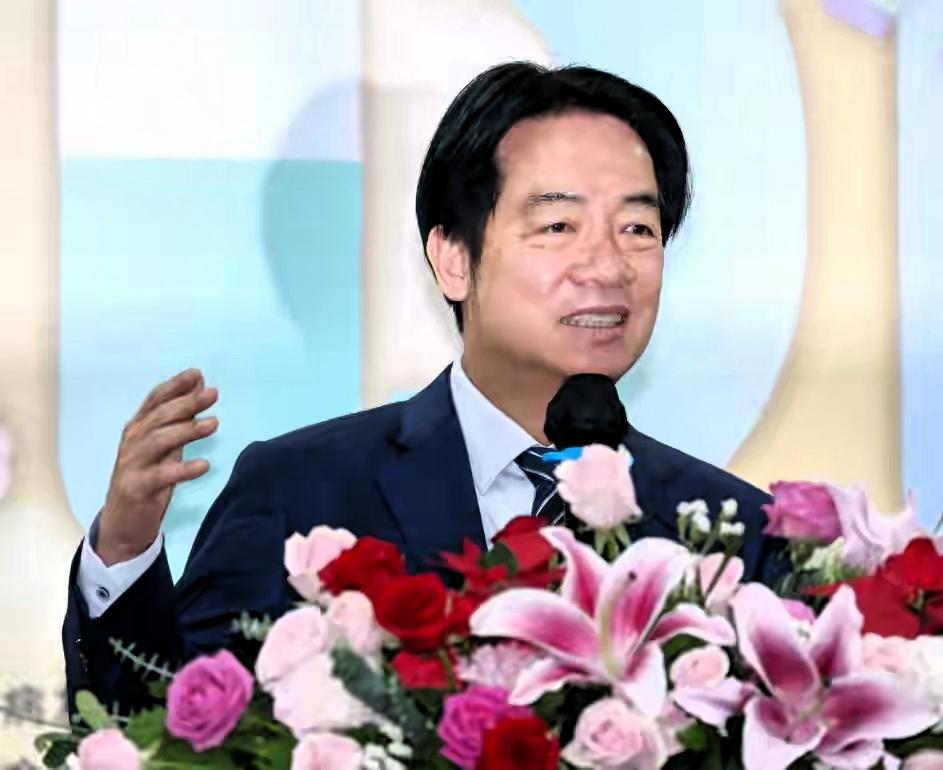 假如赖清德真“开窍”：台湾和平回归，傅作义式壮举能否重演？
 
咱先把话撂这，赖