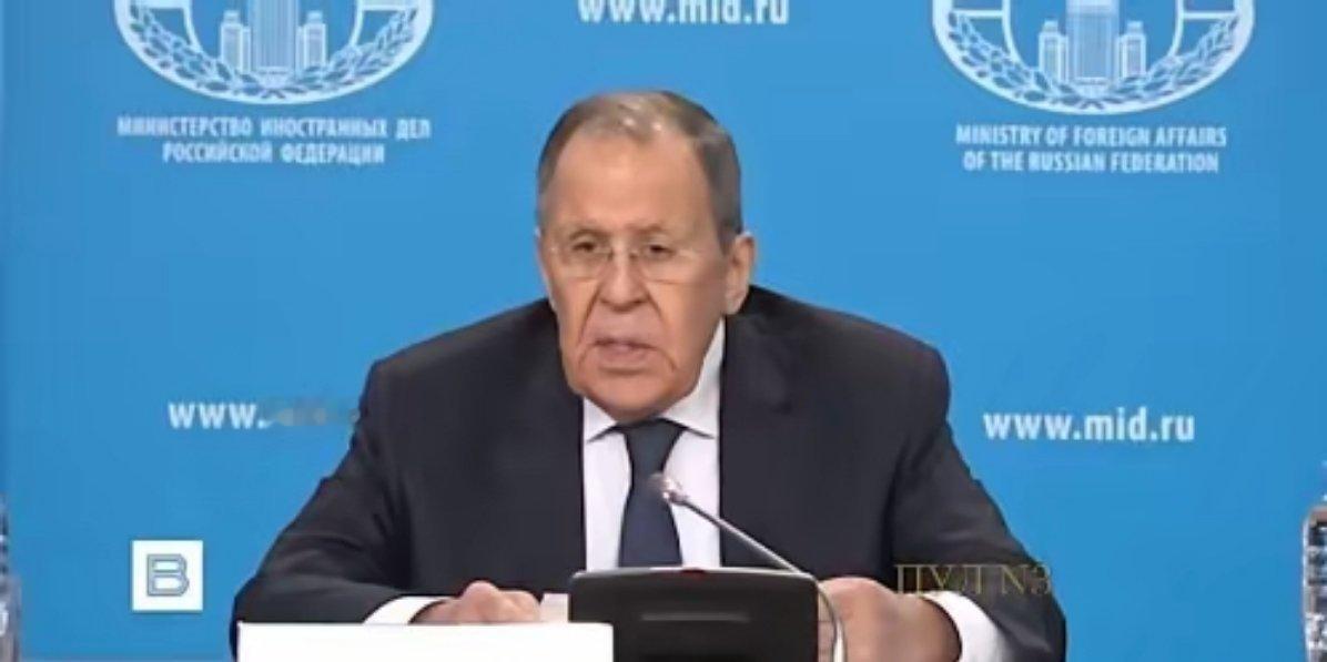 “如果没有西方武器、情报、卫星数据和训练，乌克兰早就投降了。”拉夫罗夫指责西方国