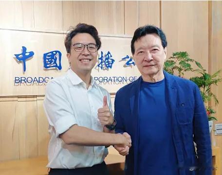 赵少康“乱蓝”之心不死
今天，赵少康在TVBS再度访问沈伯洋，加上昨晚专访绿营桃