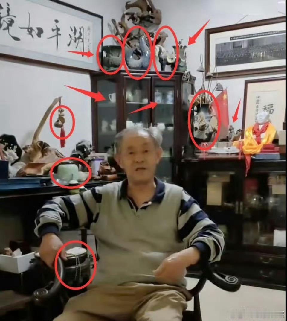 南博流出画卷签字院长回应 宝贝真多，除了左边的，还有右边的 