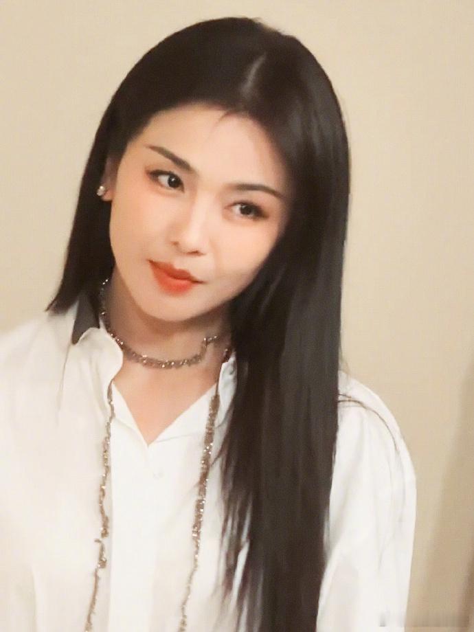 刘涛托纳多雷合作 哇！刘涛成为唯一受邀中国女演员，参加托纳多雷纪录片首映礼，首次