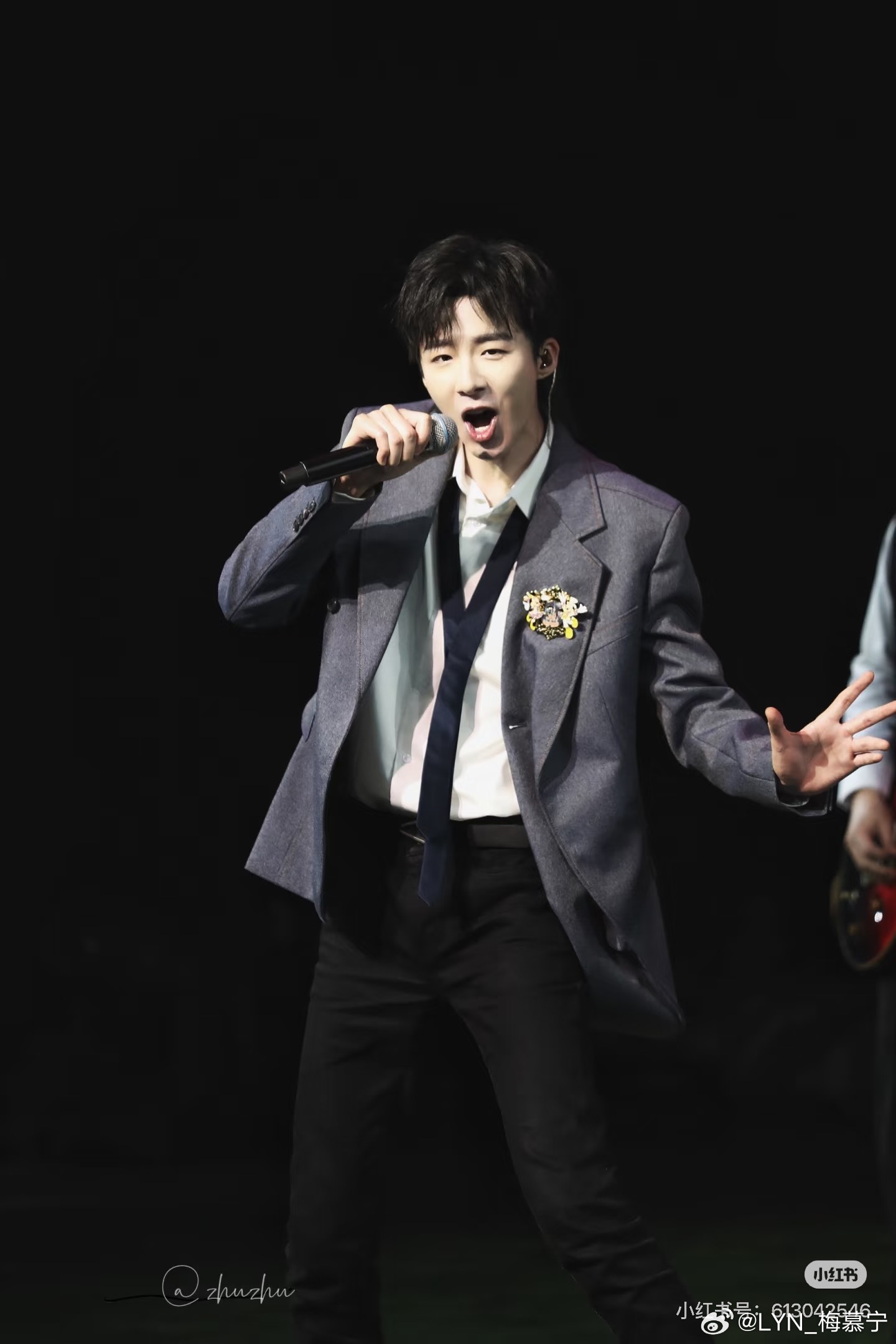 摩登兄弟刘宇宁想象 | 刘宇宁 这是上海迪士尼五周年庆典的刘宇宁，那时候看上去还