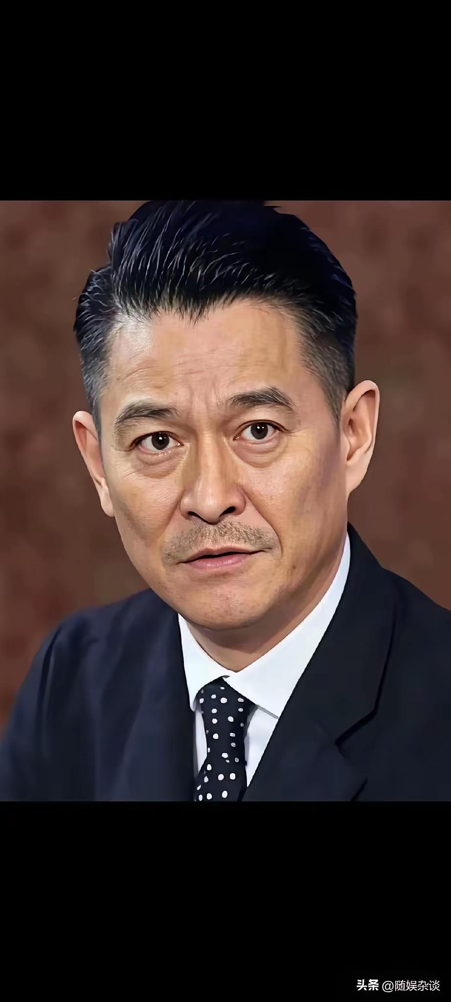 很有意思的错觉图片。粗看画面只有一男一女两个人物，仔细观察五官细节，图片里面一共