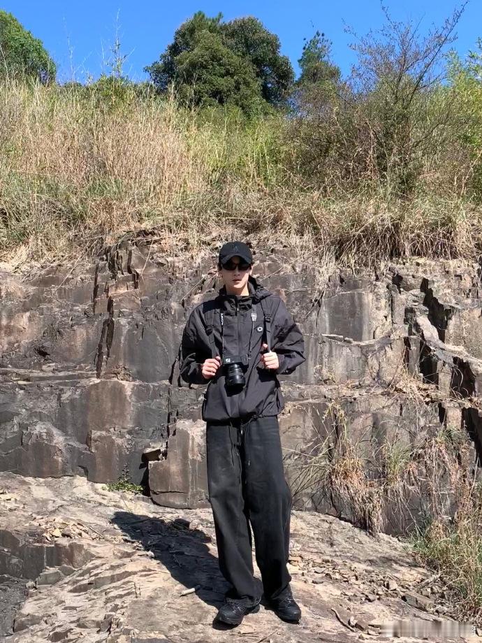 田栩宁重阳节去爬山了 ​​​