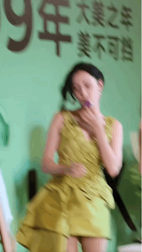 应该有很多人，想要这朵紫色的小花吧！最让你心动的女人，是怎样的迪丽热巴 知道什么