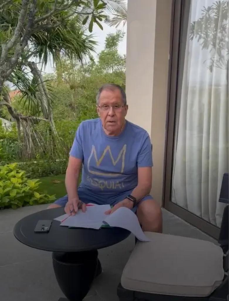 2017年，俄外长拉夫罗夫在与特朗普会谈中，通过巧妙策略使中情局紧张，致潜伏克里