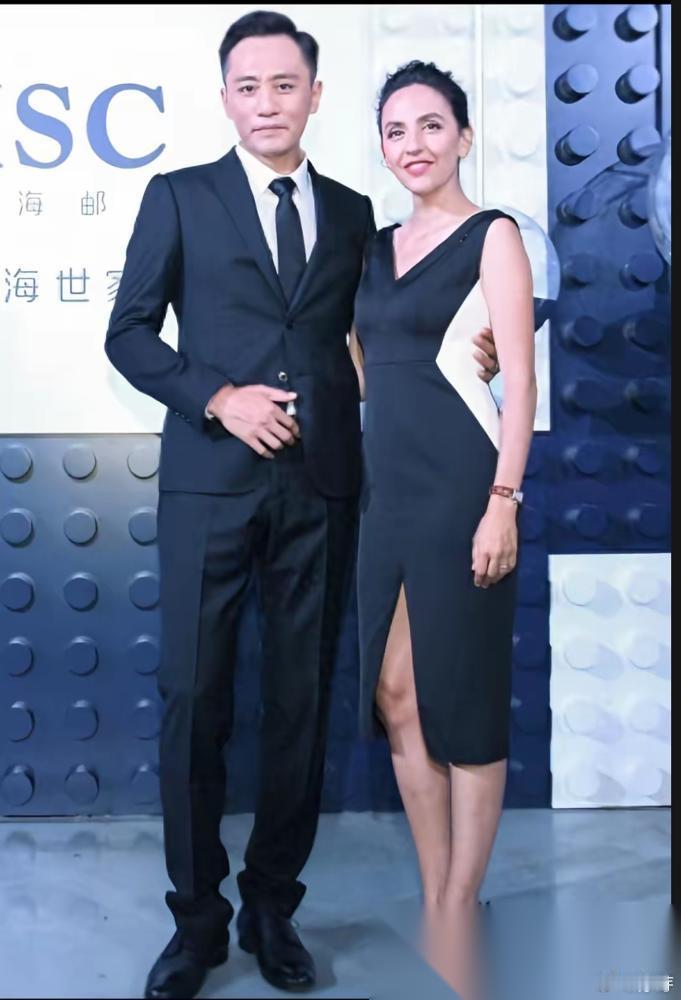 看了刘烨的采访才懂，他为什么没娶谢娜，转头娶了个法国女人。  当年他公开说，只要
