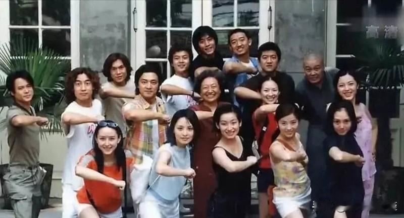 中戏院长郝戎竟然还代班过被誉为明星第一班的“96级明星班”。
作为该班的台词老师