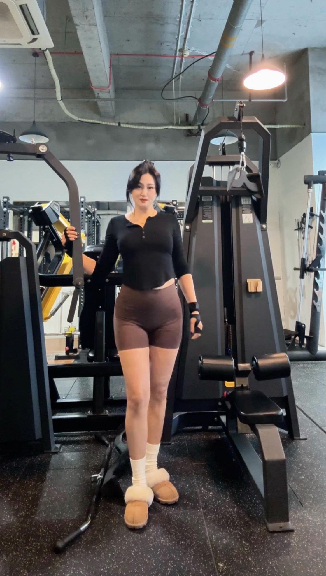 在健身房拍出iPhone4质感。