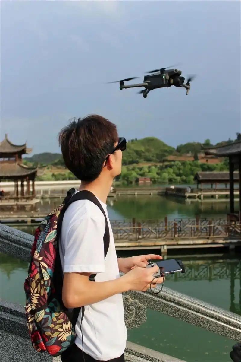 如何让合法合规的无人机娱乐性飞行更好地飞起来？这是当前情况下广大飞手们迫切期待解