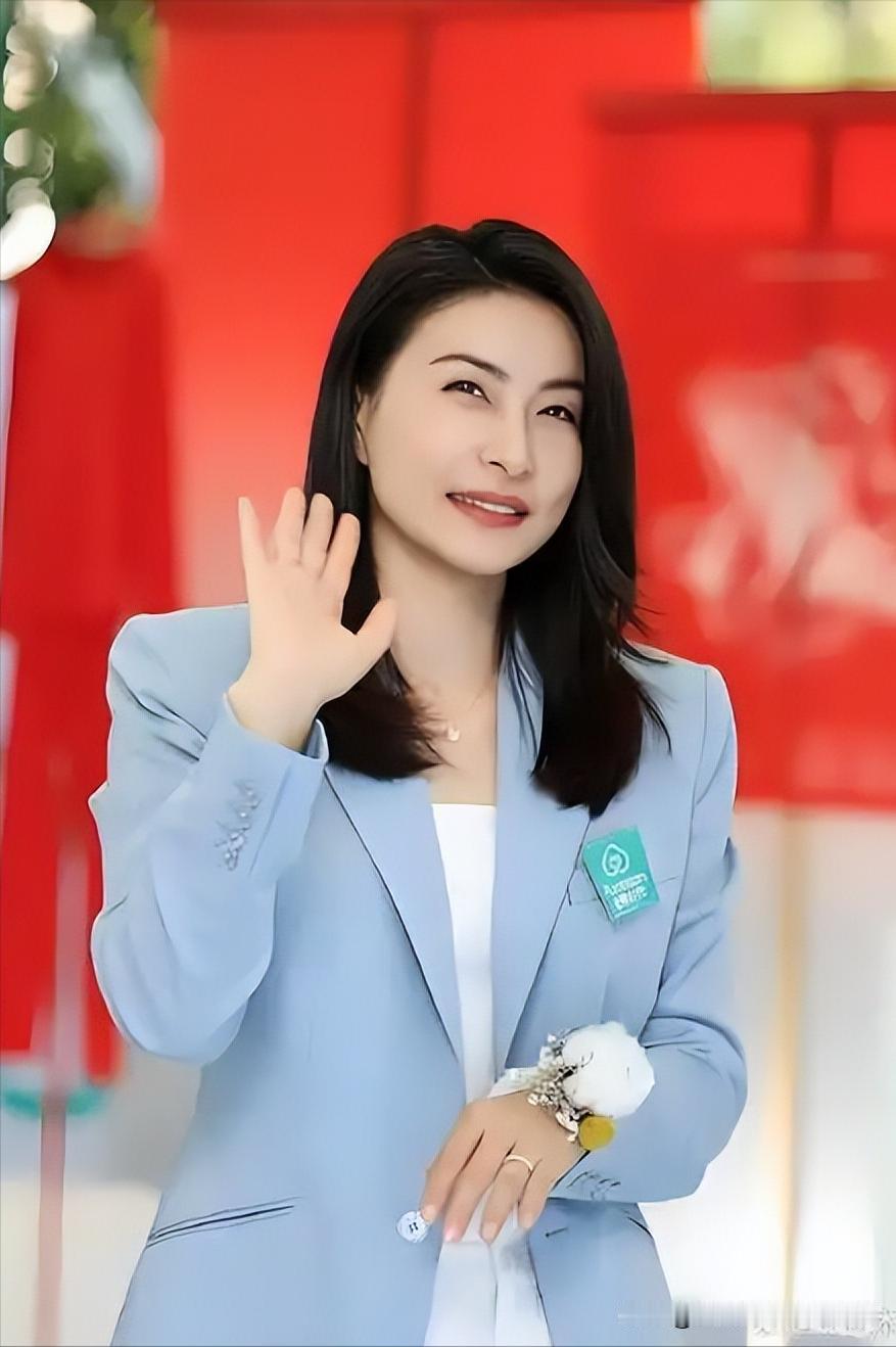 同样是豪门儿媳，霍家郭晶晶和向家郭碧婷二人在香港地位谁更高？

在香港的豪门圈中