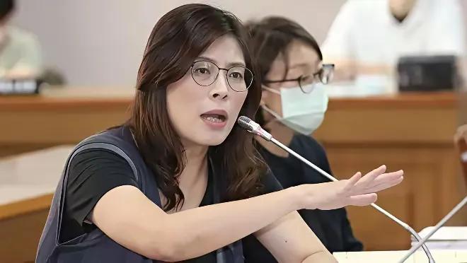 最近郑丽文当选国民党主席引发不少关注，她自称是郑成功收复台湾后的第十八代祖孙。1