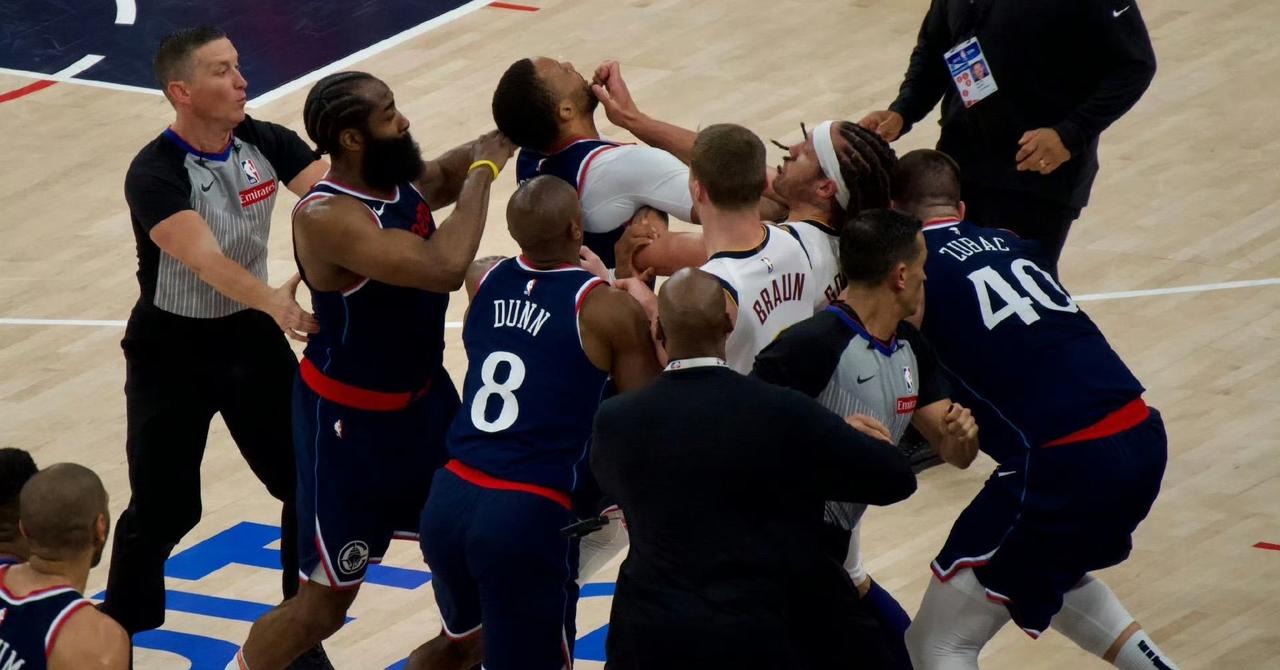 哈登给威少打过替补，威少也给哈登打过替补
普尔给库里打过替补，库里也给普尔打过替