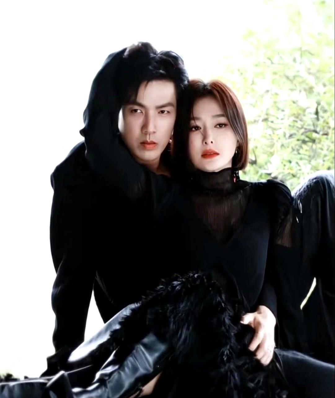 秦岚新剧短发造型一曝光，评论区直接炸开锅！这利落短发配她的状态，谁能看出她40岁