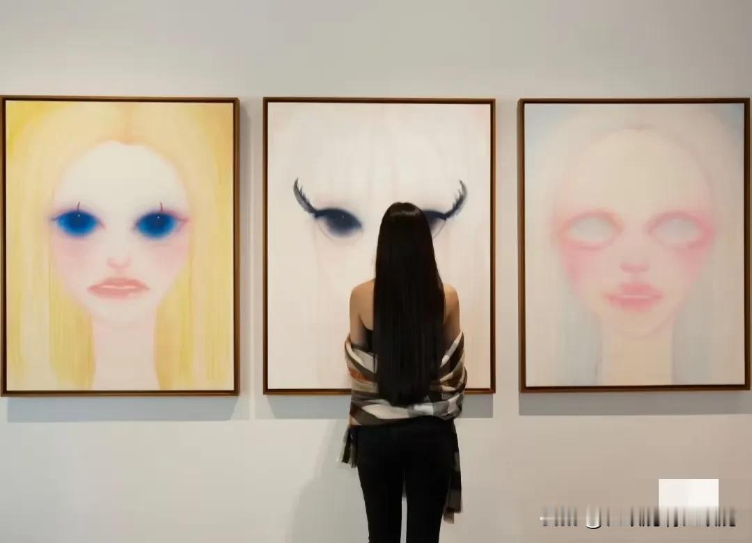 真的没有人觉得小S二女儿这些画有问题吗？

看了不害怕吗？这样的画别说挂在家里，
