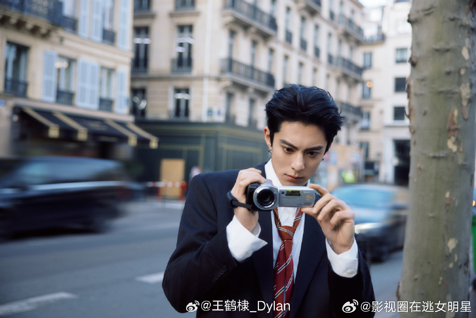 王鹤棣出道8周年大片王鹤棣影视商务实绩八载星光，帅气如初！王鹤棣周年大片气场全开