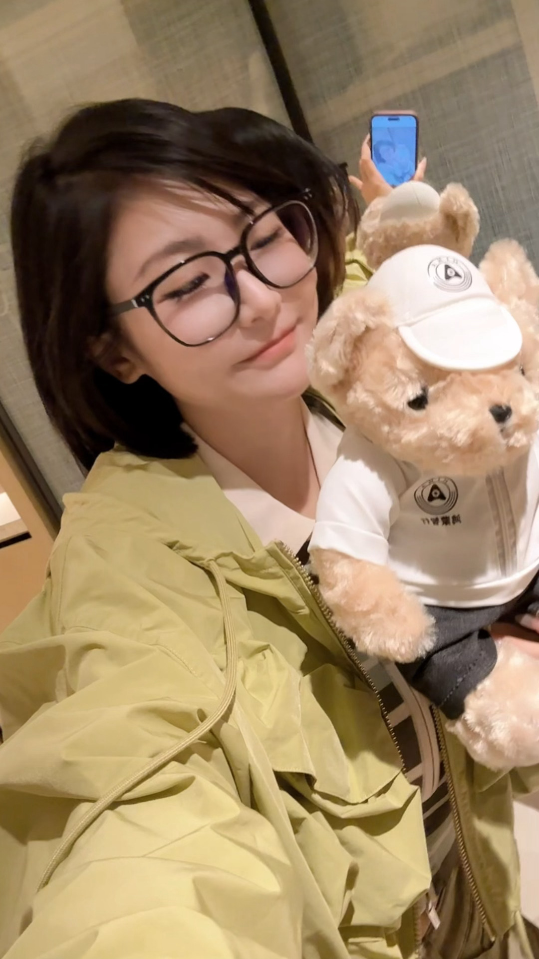 上一条抽奖🎁的小熊，长这样[抱一抱][抱一抱][抱一抱] ​​​
