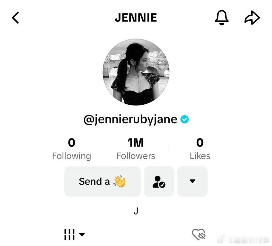 Jennie海外TikTok粉丝达成100万，没有发任何作品的情况下，最快突破百