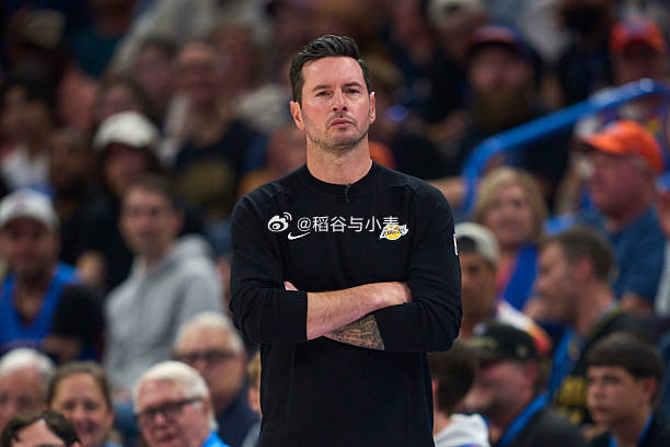 这现在就离谱了。之前是森林狼在演，为了排第六打湖人，森林狼相当于是演到底了已经没