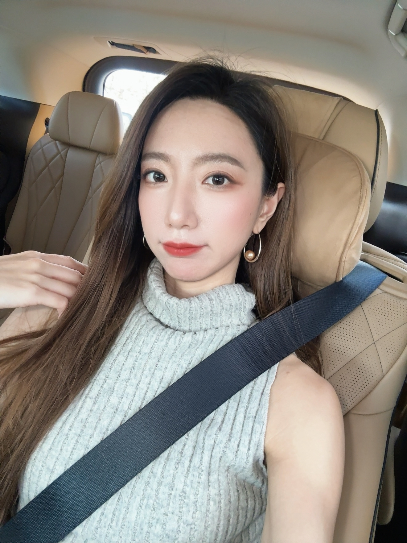 每次化妆师化完妆我都得感叹一下我自己平时化的到底是个啥？！[二哈] ​​​