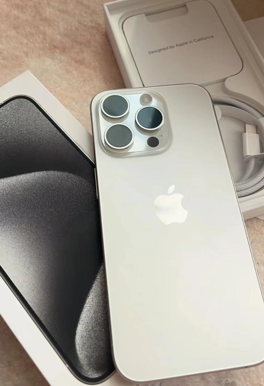 听我一句劝，习惯Pro Max，千万不要去碰Pro，我一朋友从iPhone 13