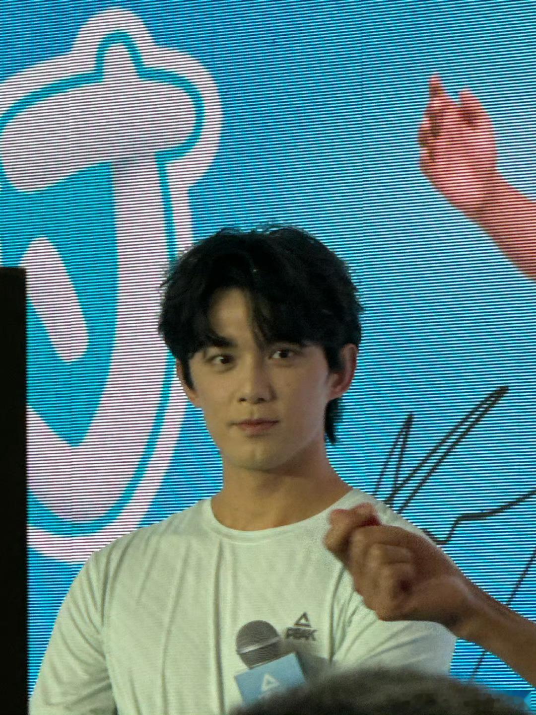 吴磊、常华森今日线下活动生图状态 ​​​