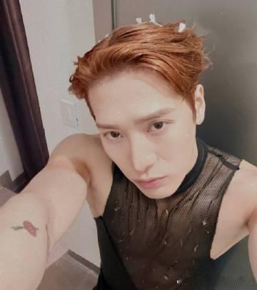 王嘉尔最重要是自己怎么看、王嘉尔墨西哥plog舞台热烈，文字温柔，王嘉尔墨西哥之